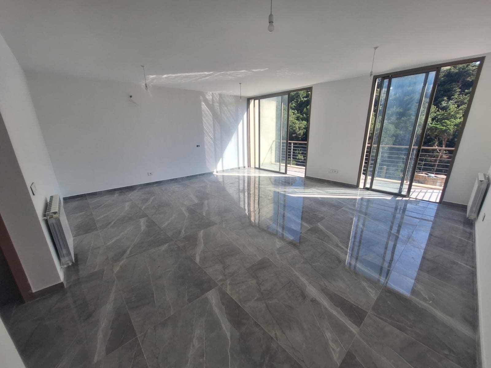Ref (JY19.A.162)

A Brand New decorated 180 m2 apartment having an open mountain/sea view for sale in Ain Saade

This property consists of the below:

Level: 3
180 sqm
3 bedrooms( 1 master)
3 Bathrooms
New building
Unblockable Sea and Moutain View
2 Parkings
Cave

Price : 330,000 $ Cash

Brokerage fees: 2.5 % in case of selling / 1 month rental value in case of rent. 

For more info, kindly contact us on 71 66 55 71 / 71 788 178 or message us on WhatsApp with your full name and the reference number of the property and we will contact you the soonest.

I SOLD is a member of the Real Estate Syndicate of Lebanon (REAL)

I SOLD (Lebanon), Zalka Highway, Zalka 690 Bld. 6th Floor

شقة مفروشة بمساحة ١٨٠ مترًا مربعًا بإطلالة بانورامية على الجبل والبحر للبيع في عين سعادة

تتكون هذه الشقة مما يلي:

الطابق: الثالث
١٨٠ مترًا مربعًا
٣ غرف نوم (غرفة نوم رئيسية واحدة)
٣ حمامات
مبنى حديث
إطلالة مفتوحة على البحر والجبل
موقفان للسيارات

السعر: ٣٣٠,٠٠٠ دولار نقدًا

رسوم الوساطه في حاله البيع ٢٫٥ ٪ وقيمة شهر في حالة الإيجار 

للمزيد من المعلومات، يرجى الاتصال بنا على  (71788178)(96171665571+) أو مراسلتنا على الواتساب مع الإسم الكامل والرقم المرجعي للعقار وسنتواصل معك في أقرب وقت

شركة  ( أي سولد )  عضو في نقابه الوسطاء والاستشاريين العقاريين في لبنان	 